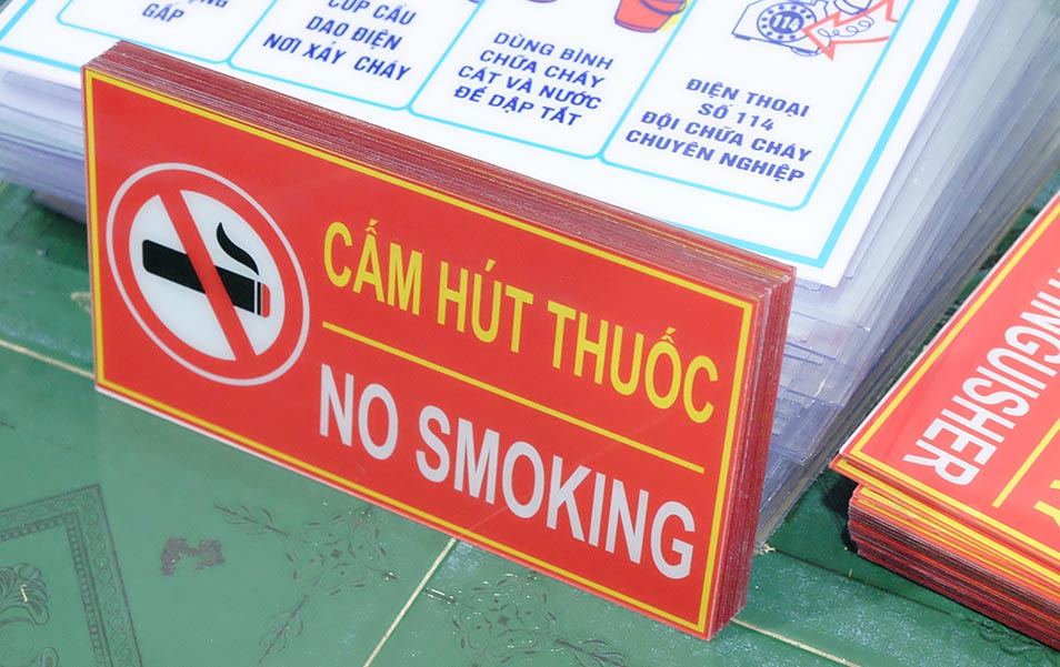 biển báo an toàn mica 2mm cấm hút thuốc - no smoking